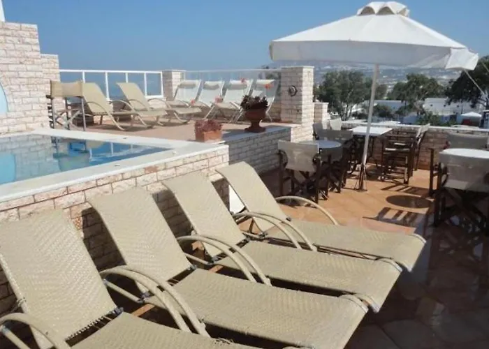 Villa Roussa City Center Fira 